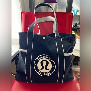 Lululemon Daily Multi-Pocket Canvas Tote Bag 20L Black